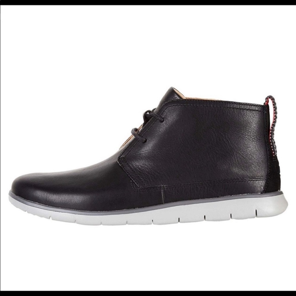 UGG Men’s Freamon Chukka Black Leather Boot Size 11.5